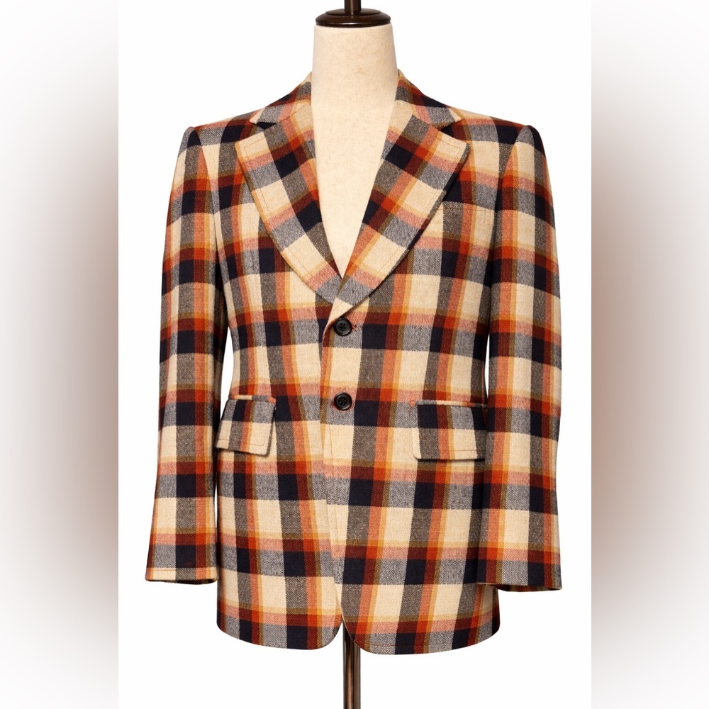 Vintage plaid Sportcoat.  Listing as women's M. Sleeves fit short or about 3/4